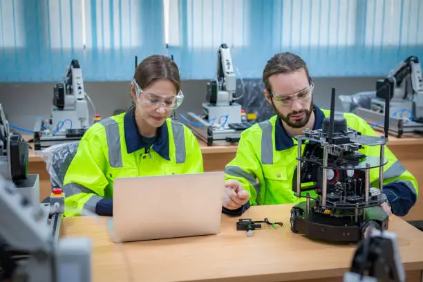 Lire la suite à propos de l’article Recrutement des Techniciens en Automatisation en Intérim depuis la Roumanie